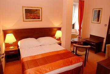 Фото номера Трехместный номер Апарт-отели Aparthotel Ekspresja г. Накло-над-Нотецён 2
